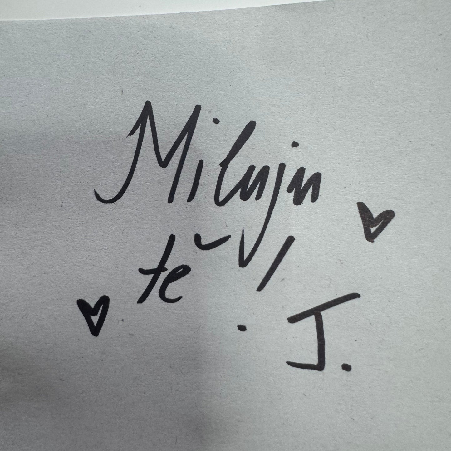 Klíčenka s rytinou ručně psaného vzkazu