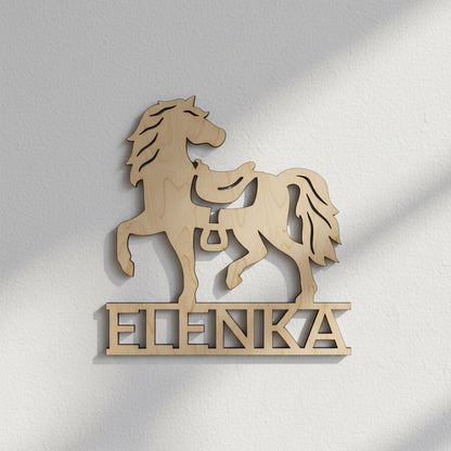 Dřevěný KONÍK se jménem