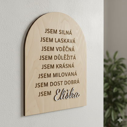 Afirmace: Slova, která posilují na dřevěně tabulce
